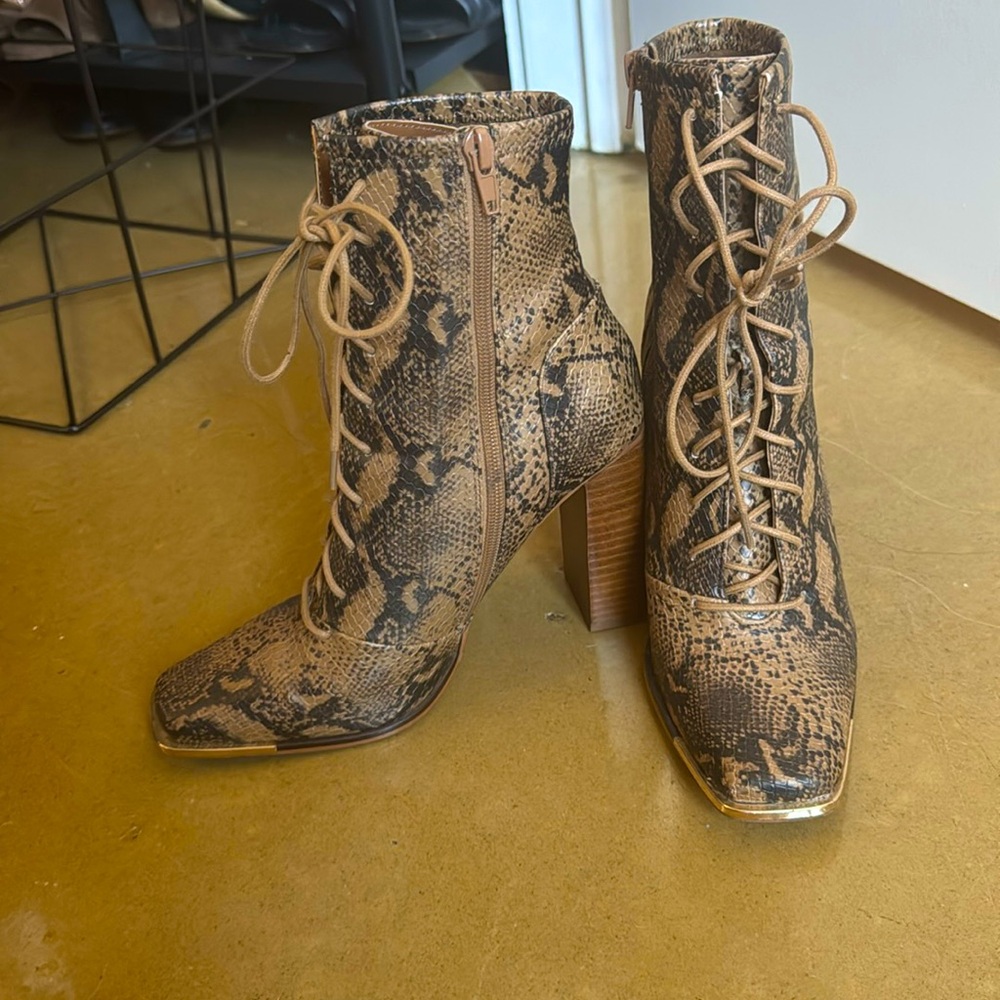 STEVE MADDEN SNAKESKIN BOOTIES